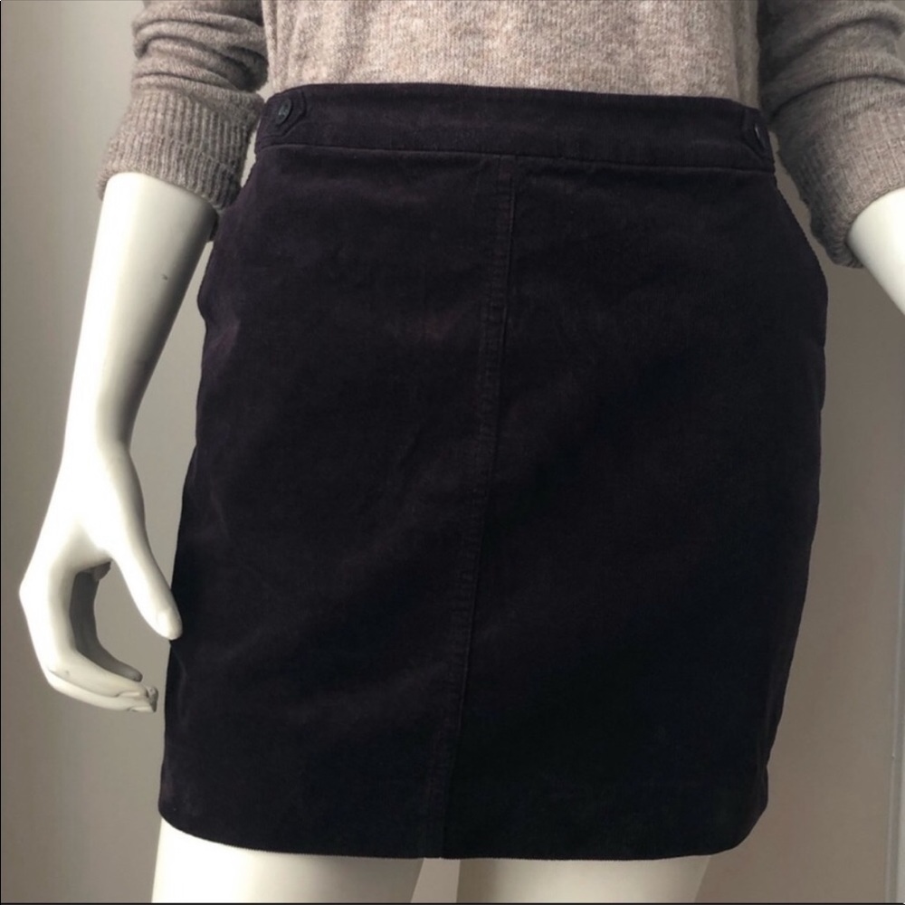 💖3/$15 💖Banana Republic Purple/Plum Corduroy Skirt